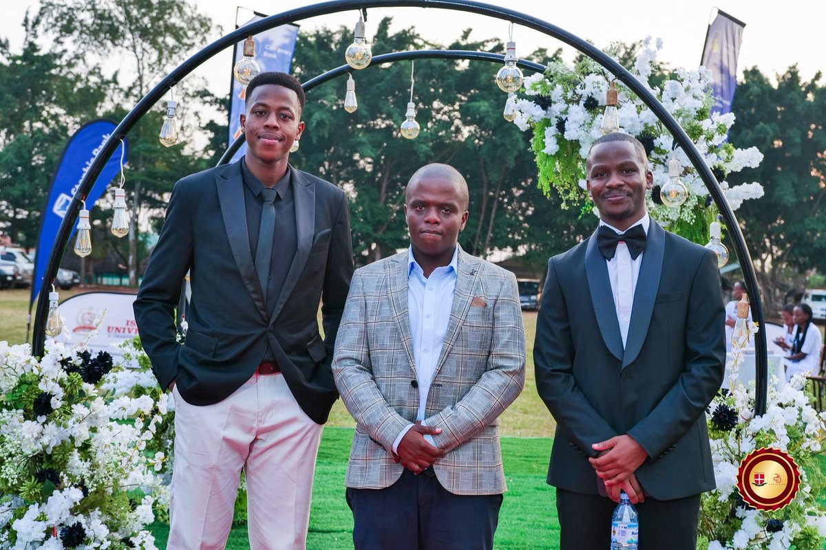 Different years, one family. From pioneers to fresh grads, Vienna Alumni showed up and showed out for 25 years of legacy! 
#ViennaAt25  #viennaalumni