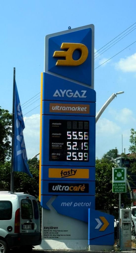 uluser's tweet image. 9 yıl önce 9 yıl sonra...

Sizce neden bu hale geldi Turkiyem ?