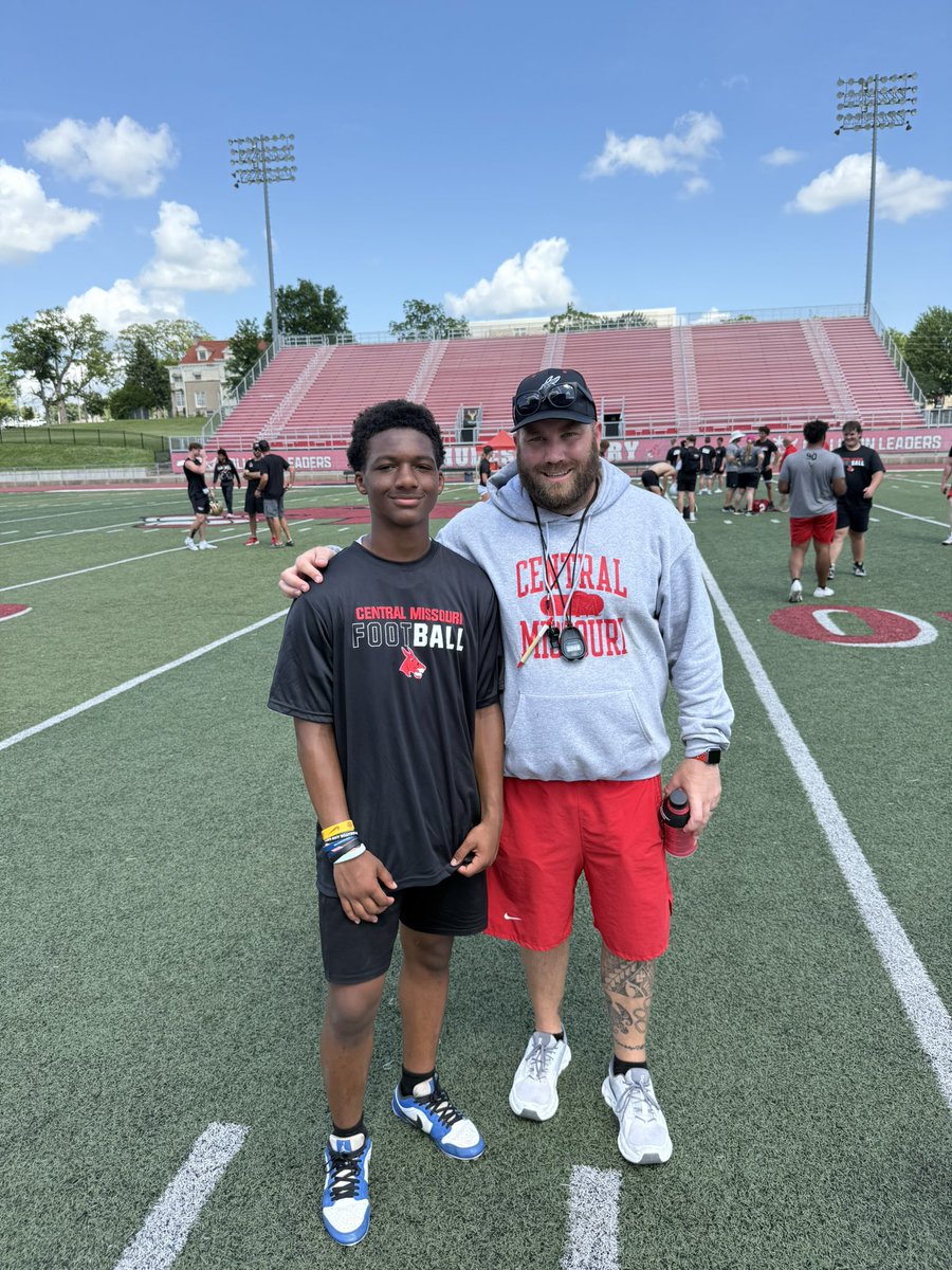 Klmichael16's tweet image. Blessed to have competed at the @UCMFootballTeam Camp! Appreciate the coaching, competition, and the chance to get better. @CoachNovak_ @Sabres_Football @StevieWilliams4 @kcathlete @RecruitSumnerFB #campseason #onerepatatime