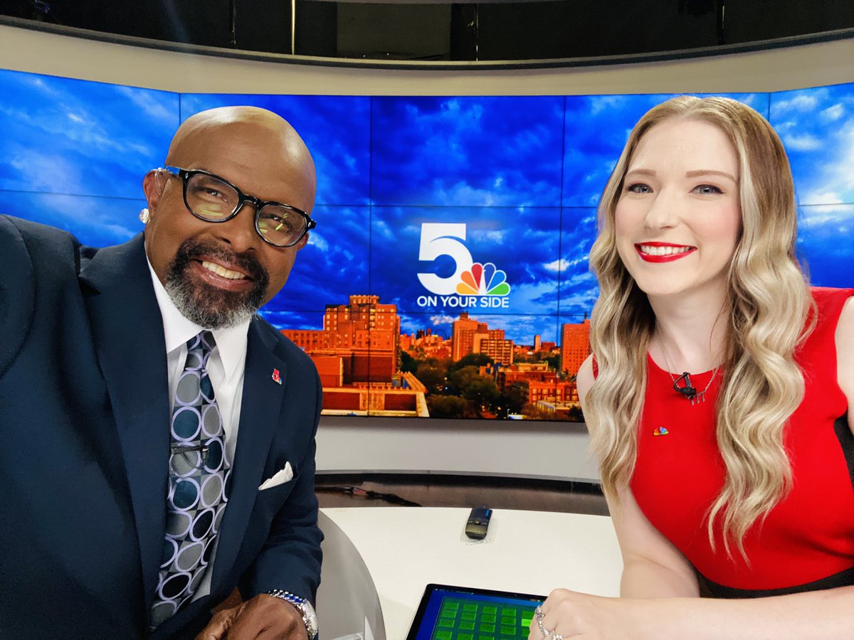 reneknottsports's tweet image. A rare Sunday night on the @ksdknews desk with @LcBarczewski. @mikebushksdk has the evening off. It’s been 9 years since I was in on a Sunday night.  I am looking forward to it.