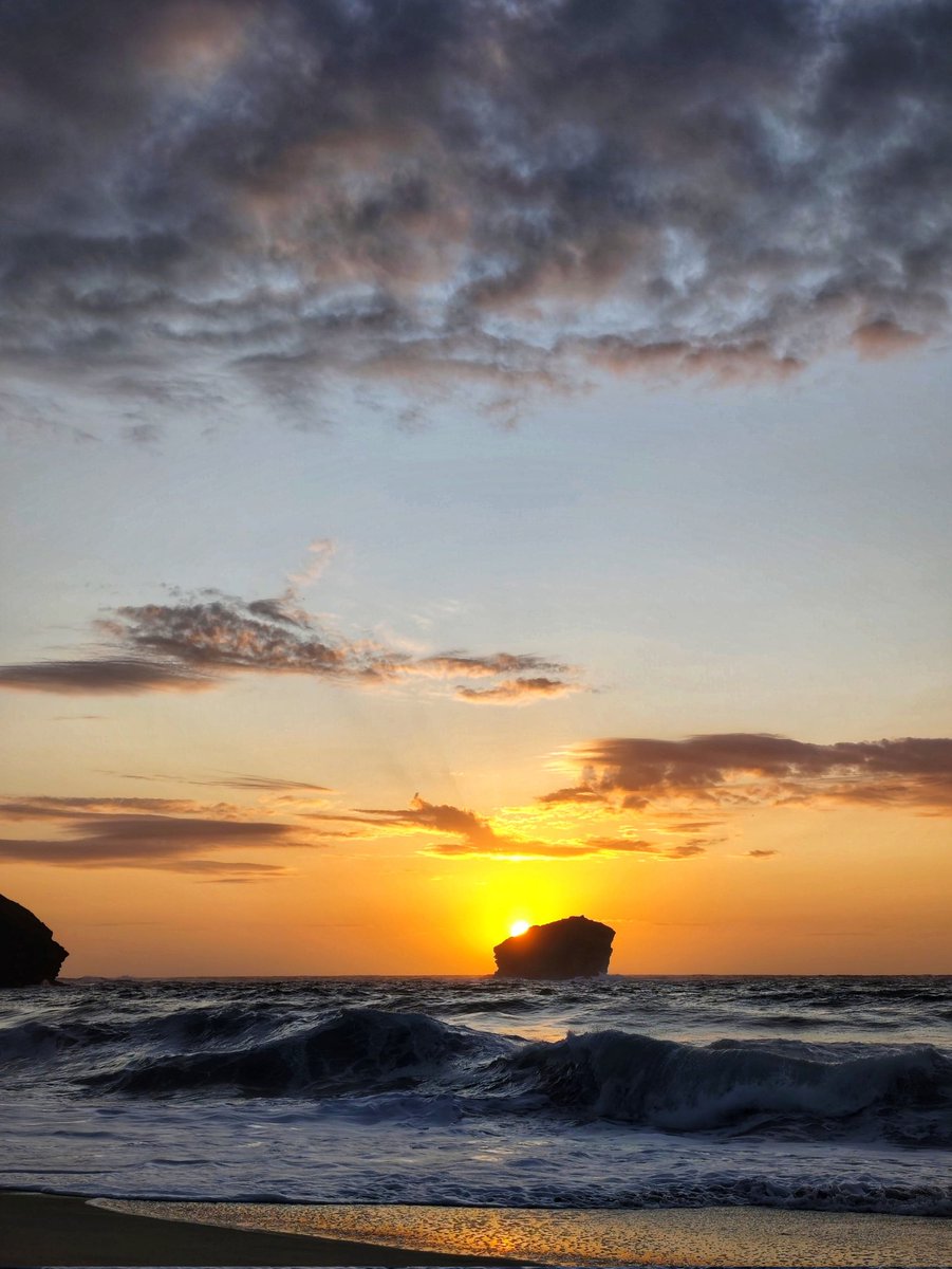 Portreath 
<a href="/ITVCharlieP/">Charlie Powell</a> <a href="/itvwestcountry/">ITV News West Country</a> <a href="/itvweather/">ITV Weather</a> <a href="/SpotlightUK/">Spotlight</a> <a href="/BBCSouthWeather/">BBCSouthWeather</a> <a href="/Kernow_outdoors/">Great Cornish Outdoors</a> <a href="/SunsetSnaps/">Sunset Snaps</a> <a href="/ChrisPage90/">Chris Page - Weatherman</a> <a href="/BBCCornwall/">BBC Cornwall</a> <a href="/CornwallLifeMag/">Cornwall Life</a> <a href="/ILoveCornwallUK/">Visit Cornwall</a> <a href="/BBCCountryfile/">BBC Countryfile</a>