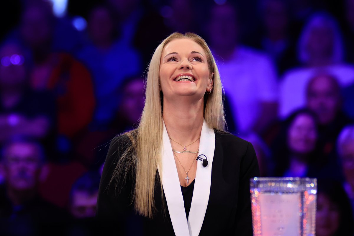 WST (@wearewst) on Twitter photo EVANS IS IN WUHAN! ✈️
The 12x <a href="/WomensSnooker/">World Women’s Snooker</a> champ defeats David Lilley in a decider in Leicester! 🔥
#WuhanOpen EVANS IS IN WUHAN! ✈️
The 12x <a href="/WomensSnooker/">World Women’s Snooker</a> champ defeats David Lilley in a decider in Leicester! 🔥
#WuhanOpen