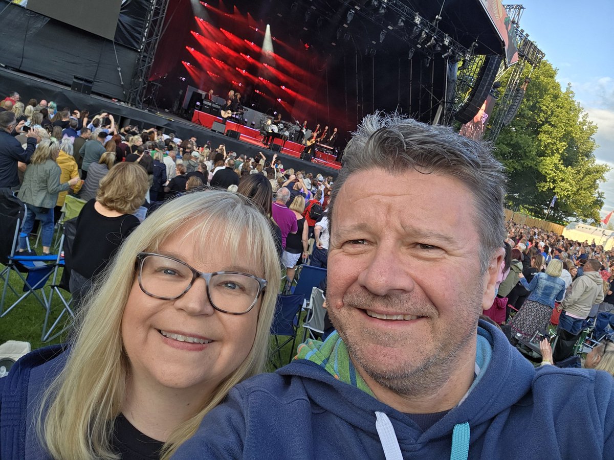 SpraggClaire's tweet photo. @GaryBarlow Loved every minute at Delamere ❤️ thank you @GaryBarlow xxx https://t.co/BQI9jOJtdB