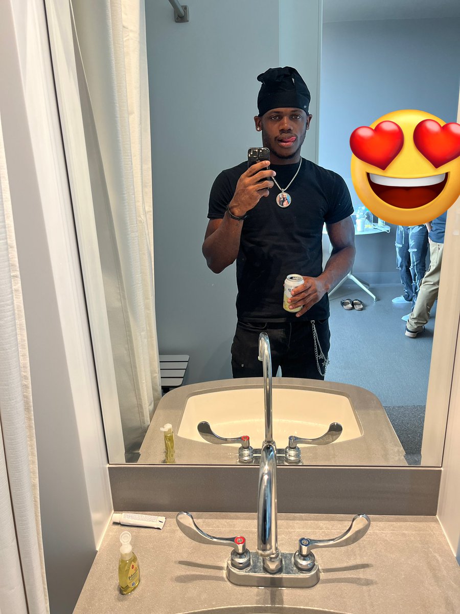 The biggest. The largest. 🦍