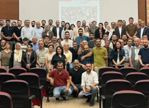 18. olağan kongresini gerçeklestiren.İ.H.D Şanlıurfa şubesine eski yünetimine teşekür ederiz,yeni yünetime ise başarılar dileriz.