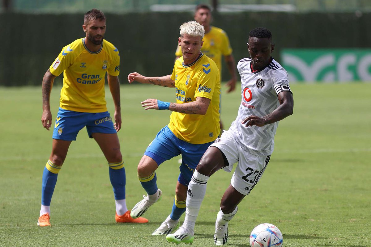 Pasión Amarilla (@udpasion) on Twitter photo 📣 Orlando Pirates, test de pretemporada para la UD Las Palmas
📝⚽🐥 Foto: <a href="/UDLP_Oficial/">UD Las Palmas</a> 📸
#LALIGAHYPERMOTION #UDLP #LaUnionHaceLasPalmas #PretemporadaUD #PasionAmarilla
Síguelo aquí 👉🏾 acortar.link/nJplVV 📣 Orlando Pirates, test de pretemporada para la UD Las Palmas
📝⚽🐥 Foto: <a href="/UDLP_Oficial/">UD Las Palmas</a> 📸
#LALIGAHYPERMOTION #UDLP #LaUnionHaceLasPalmas #PretemporadaUD #PasionAmarilla
Síguelo aquí 👉🏾 acortar.link/nJplVV
