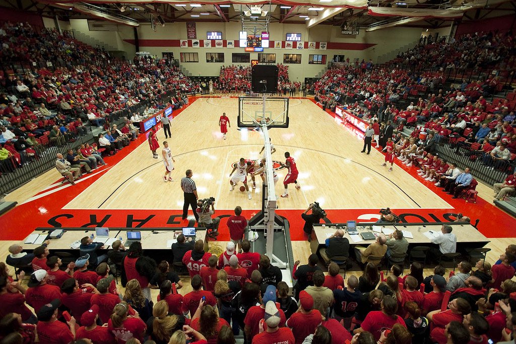 jrcross_15's tweet photo. l am honored to announce that I have received my second D1 offer from Southern Illinois University
Edwardsville @SIUEMBB ! Thank you to Coach Schneider @ColinSchneider for a great conversation and the rest of the coaching staff. Go Cougars!! #RollCougs #SIUENation https://t.co/8XnPc7scLA