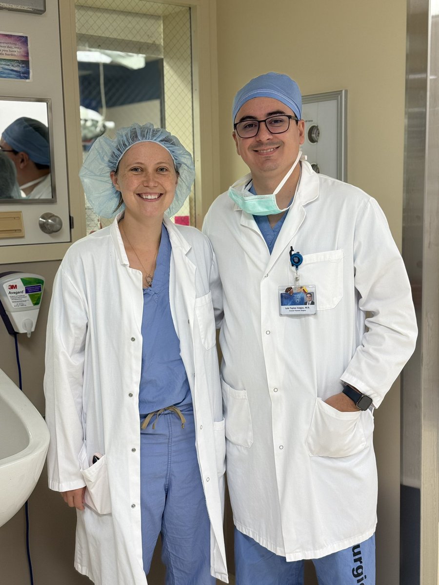 LFTapias's tweet image. #Thoracic #Surgery @MayoClinic &amp;amp; @MGHSurgery have had a long-standing relationship to enrich training of @mghctsurgery residents. It was a pleasure to host Eliza Hompe for 3 months &amp;amp; share how we do things! I hope we keep this going for many years! Eliza: go get’em in Boston!