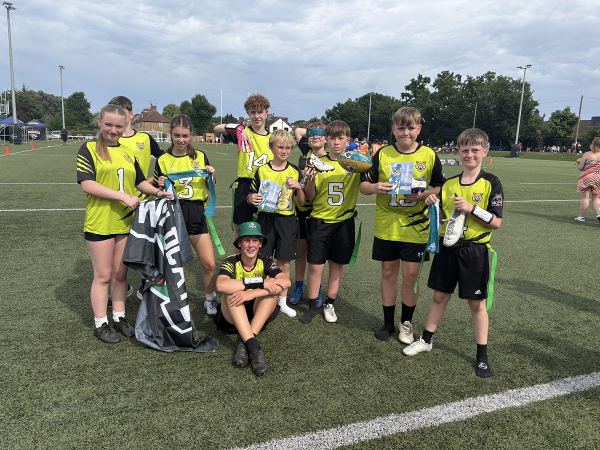 SWalesWildcats's tweet photo. Huge Thank you to @Jaguars and @LouisReesZammit for putting smiles on the faces of our u14’s squad at London, where they competed in BAFA game day 4!!! https://t.co/GnpVMUjhoj
