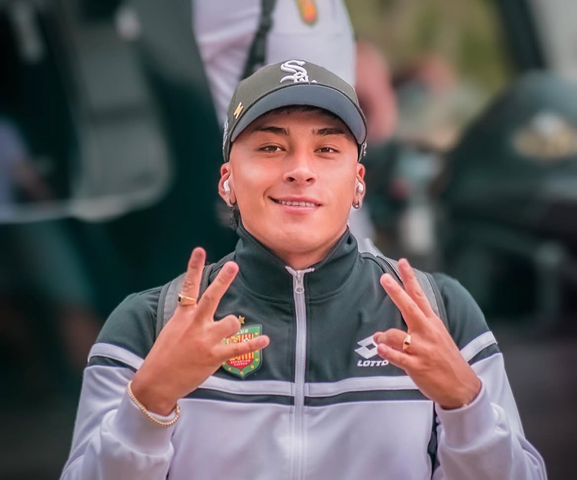 Periodista: jugaste aquí en Aucas la temporada pasada. 

Alejandro Tobar: Si, a ellos mismo les dedico. 🔥 🙌🏼. CLARITO