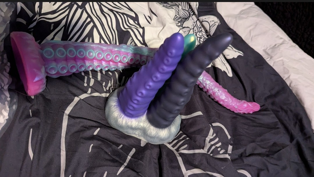 cookie_kitten94's tweet photo. I love my new toys 😈💦🖤😍

https://t.co/KlGGHSKUPz

@MDHRelationship @MyDirtyHobbyMDH @mydirtyhobby @mydirtyhobbyen 
#tentacel #dildo https://t.co/5XRNXh0Lg8