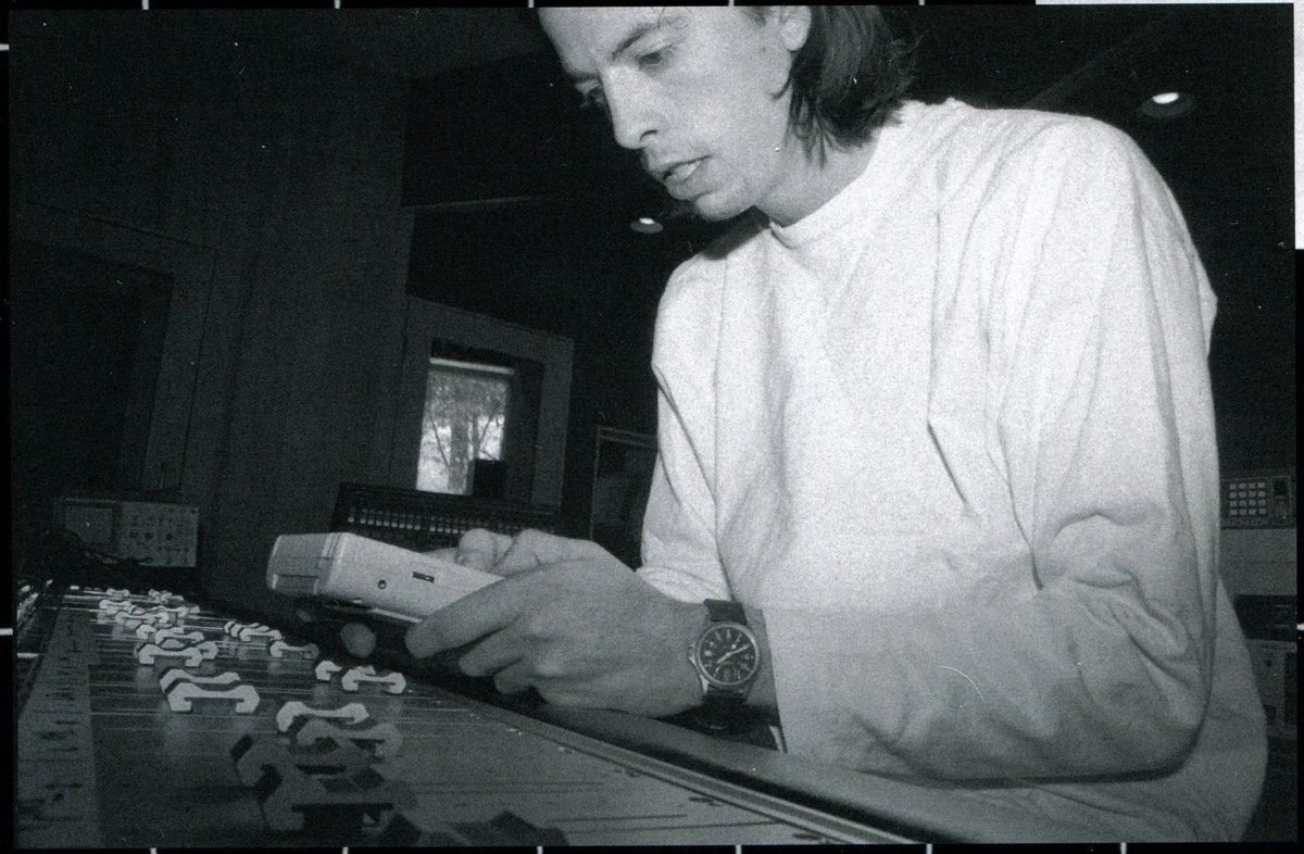 historydefined's tweet photo. Dave Grohl playing a GameBoy during the recording of Nirvana's In Utero, 1993 https://t.co/JvJdw3alym