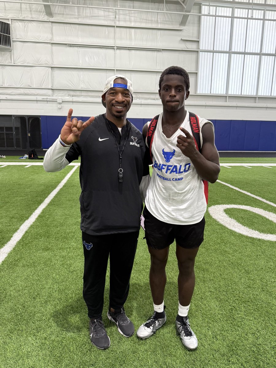 CedricHolman_'s tweet image. Amazing time at the @UBFootball football camp today! Ran a 4.50 forty, 10foot broad jump, gave up 0 catches and received great coaching! #UBhornsUP🤘
@coach_cope
@CoachBDoc
@kamsnell
@Coach_JoeBowen
@Pete_Lembo
@HDarbyFootball