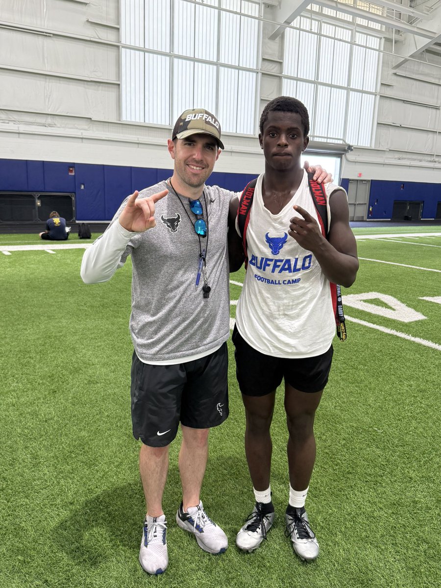 CedricHolman_'s tweet image. Amazing time at the @UBFootball football camp today! Ran a 4.50 forty, 10foot broad jump, gave up 0 catches and received great coaching! #UBhornsUP🤘
@coach_cope
@CoachBDoc
@kamsnell
@Coach_JoeBowen
@Pete_Lembo
@HDarbyFootball