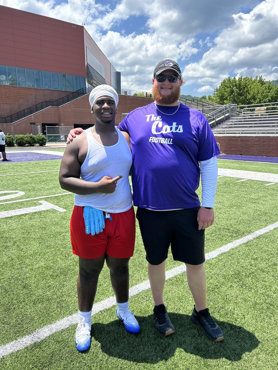 D1_Renzo27's tweet image. Had a great time yesterday at Western Carolina University getting work in and competing with some real talent! Appreciate the coaching and tips from @CoachKerwinBell @CoachBurgerWCU, @CoachNickBack, @CoachBCochran. πͺπΎπ @CatamountsFB
#GoCats #GrindSeason #CO2027 #OLine #Center