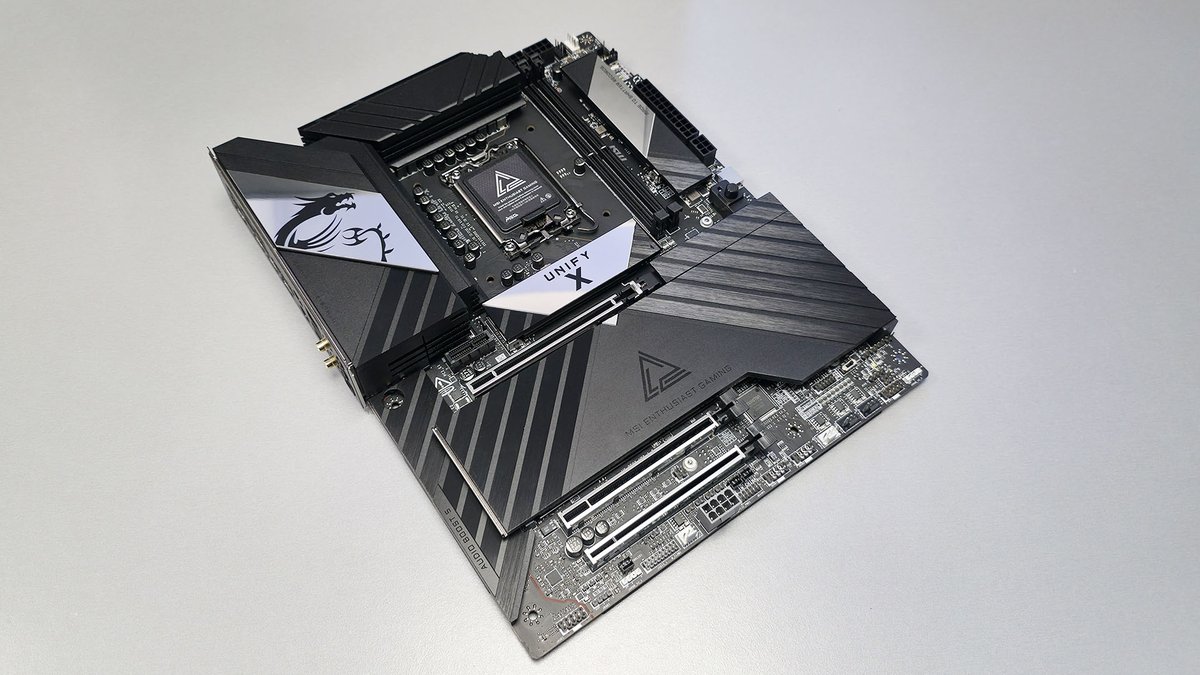 overclockerscom's tweet photo. Today, we present the MEG Z890 Unify-X motherboard, a perfect example of a product designed for the most demanding users. The tested motherboard supports the latest Intel Core Ultra 200 processors and the fastest DDR5 memory modules with a clock driver.

https://t.co/EiP9TjWoOR https://t.co/XrV8QsoR9f