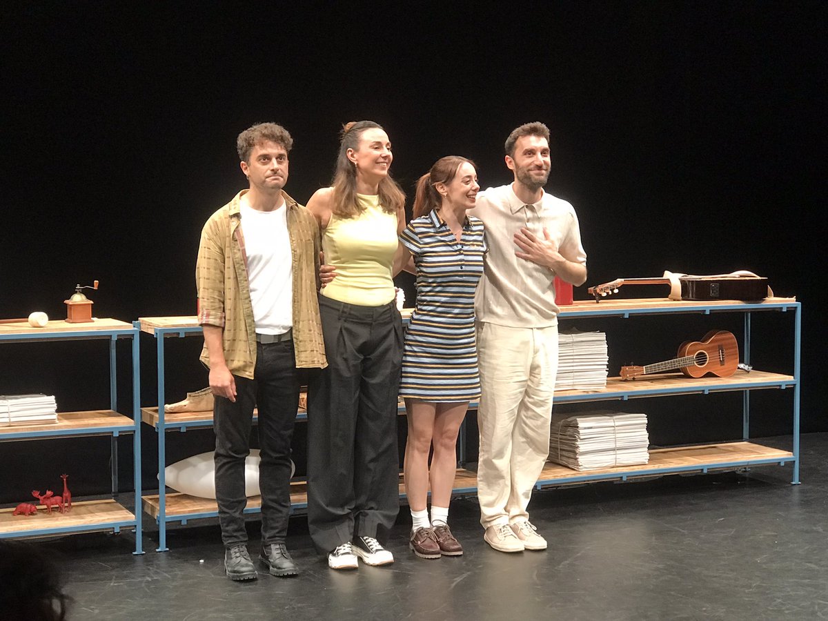 Francisco Durán Velasco (@pac_7) on Twitter photo Hay clarividencia en la idea de ir tejiendo #Massilia <a href="/teatreakademia/">Teatre Akadèmia</a> con dos ovillos, el de la crónica del exilio republicano y el de las vivencias de un peregrino de Santiago para concluir con un clímax cívico vigoroso: que nadie nos arrebate el derecho al optimismo. #teatrerxs Hay clarividencia en la idea de ir tejiendo #Massilia <a href="/teatreakademia/">Teatre Akadèmia</a> con dos ovillos, el de la crónica del exilio republicano y el de las vivencias de un peregrino de Santiago para concluir con un clímax cívico vigoroso: que nadie nos arrebate el derecho al optimismo. #teatrerxs