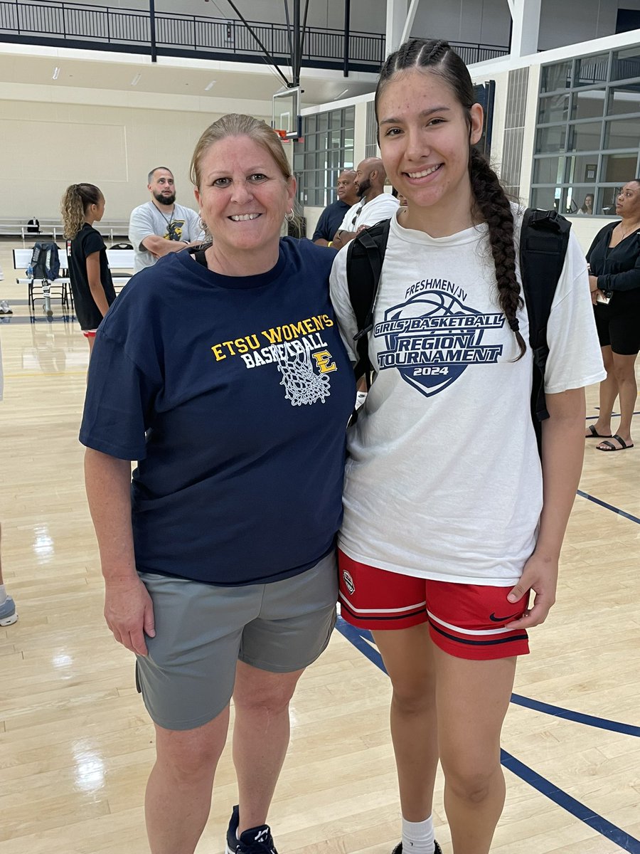 Taylor Hawthorne (@thaw032) on Twitter photo I had such an enjoyable time on campus at ETSU. It was a great experience and I really loved the environment. Coach Mock and her staff were very supportive and encouraging. Looking forward to camp next year!! <a href="/ETSU_WBB/">ETSU WBB</a> <a href="/CoachMockETSU/">Brenda Mock Brown</a> <a href="/honeyb14/">Honey Brown</a> <a href="/KentuckyPremier/">Kentucky Premier EYBL</a> <a href="/_Lady_Cougars_/">Lady Cougars</a> I had such an enjoyable time on campus at ETSU. It was a great experience and I really loved the environment. Coach Mock and her staff were very supportive and encouraging. Looking forward to camp next year!! <a href="/ETSU_WBB/">ETSU WBB</a> <a href="/CoachMockETSU/">Brenda Mock Brown</a> <a href="/honeyb14/">Honey Brown</a> <a href="/KentuckyPremier/">Kentucky Premier EYBL</a> <a href="/_Lady_Cougars_/">Lady Cougars</a>