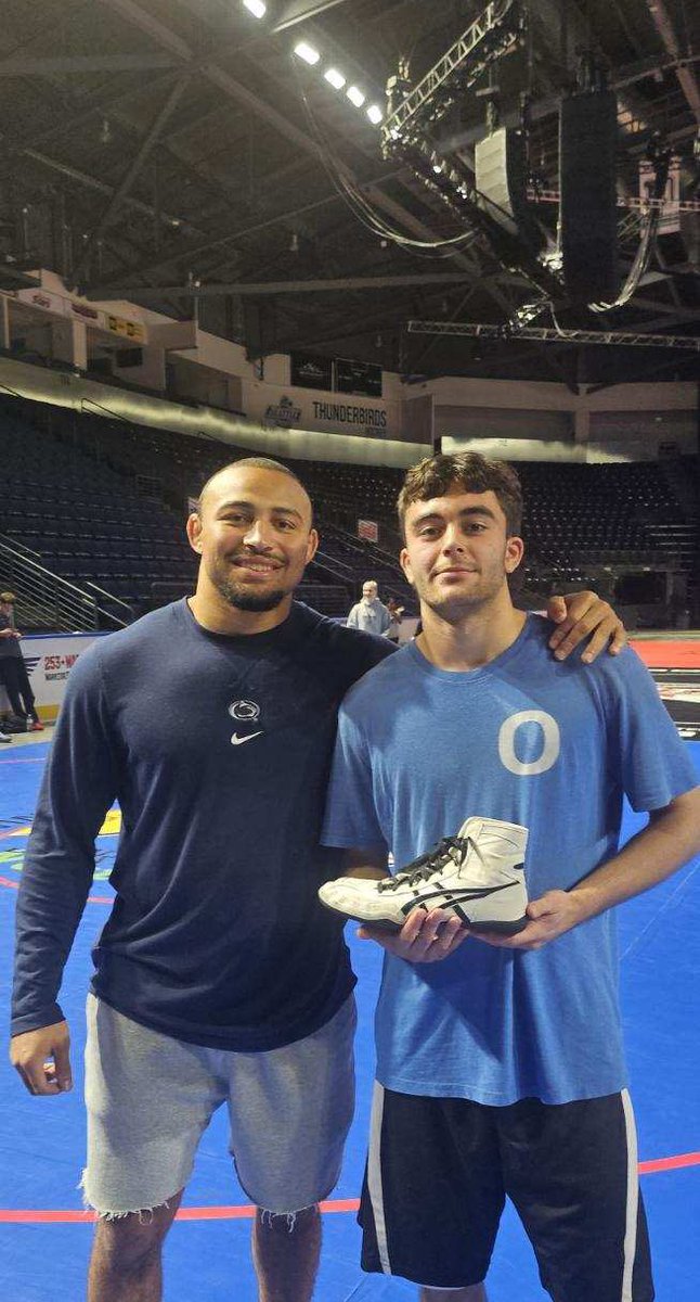 Finn1Devine tweet media