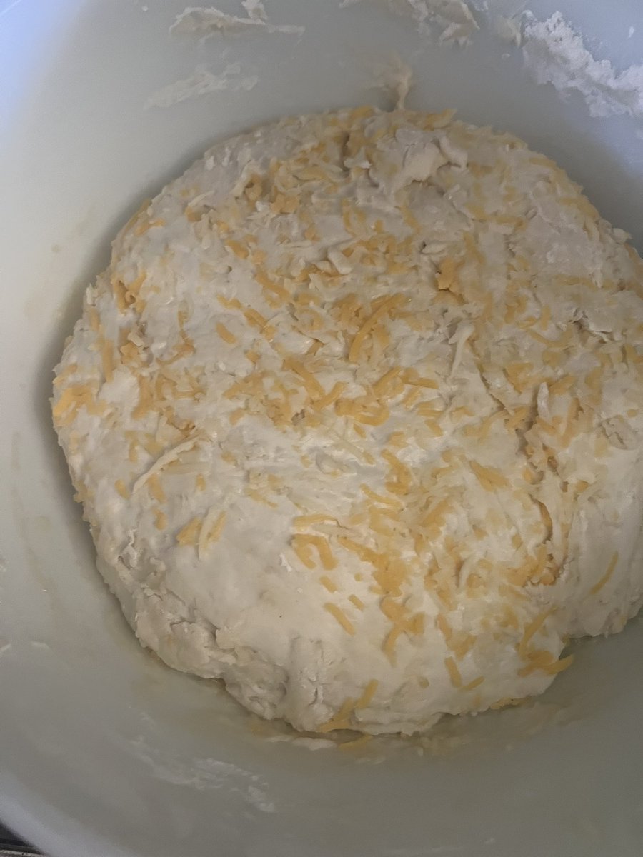 SethandKTsmom's tweet image. First time bread baking was successful I think! It isn’t as brown on the outside but stole it cooked in the oven with the meat, I didn’t have it on as high a temp &amp;amp; I definitely think I could have added more cheese…lol…can’t have too much cheese! 

#BreadBaker
#TryingNewThings