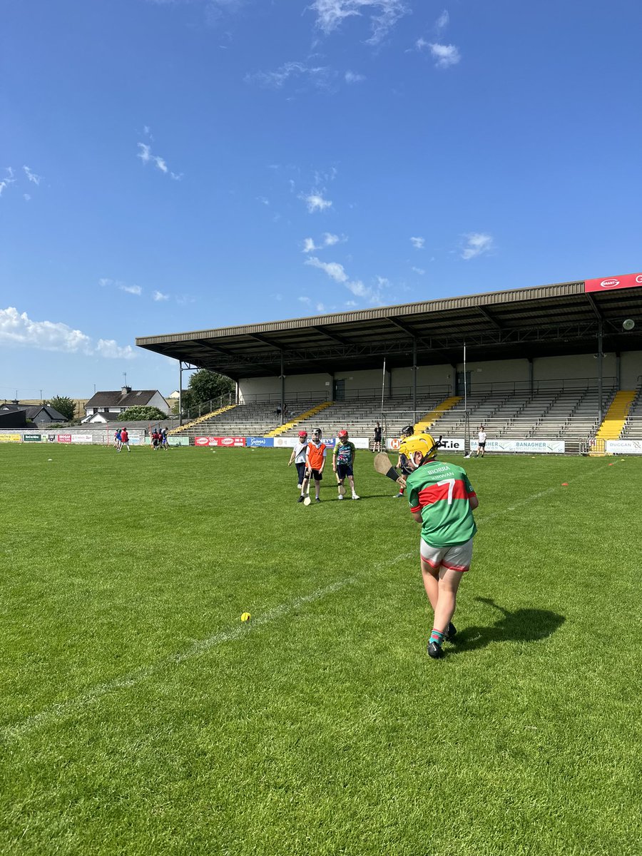 Thanks to Birr Gaa for allowing us to play off the junior hurling league blitz last Friday - lovely sunshine - excellent pitch - lots hurling for the boys from 1st / 2nd / 3rd classes  : thanks to Mr Kennedy for organising and staff for supporting 👍<a href="/BirrCLG/">Birr GAA</a> <a href="/offalyschoolGAA/">Offaly Cumann Na mBunscol</a>