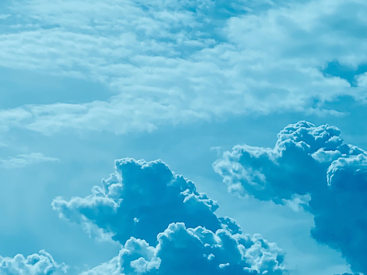 DIANNYMARCELA's tweet image. Y hay otra clase nubes, que parecen combinar la explosión y la ternura, cómo estás en el camino entre el Huila y el Tolima. @wilcheschaux