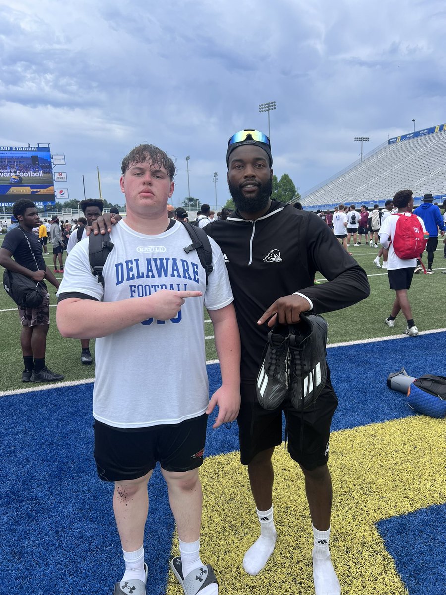 ryan_zats's tweet photo. Awesome day at @Delaware_FB camp! Grateful for the chance to compete, learn and get better. Big thanks to @ryancarty10 @CoachHawk_k9 @Coach_ArtLink for having me. #BlueHens https://t.co/CNxFUQzGxU