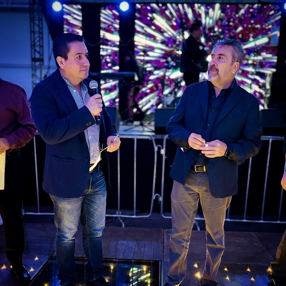 CesarBarbaD's tweet image. El día de ayer estuvimos en la cena de celebración por el día del Trabajador Universitario, un evento muy emotivo, en donde la pasamos muy bien. Mi reconocomiento a todas y todos porque su trabajo hace grande a nuestra Universidad ¡Gracias por la invitación!