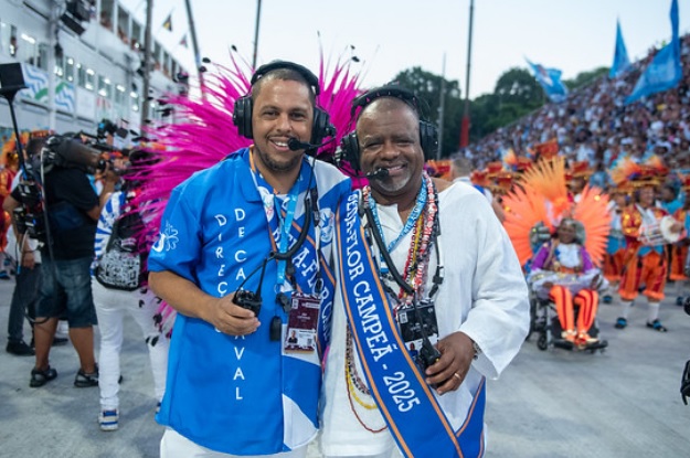 Opção técnica! Marquinho Marino explica escolha dos novos intérpretes da Beija-Flor 

Leia a matéria em carnavalesco.com.br