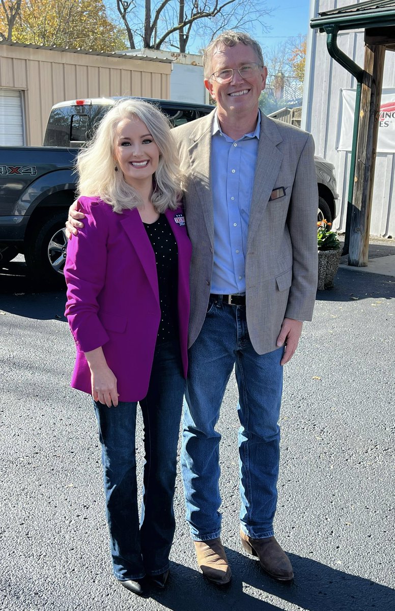 SavannahLMaddox's tweet photo. I stand with @RepThomasMassie.

Courage and principle, no matter the cost 🇺🇸 https://t.co/edef6IbcXq