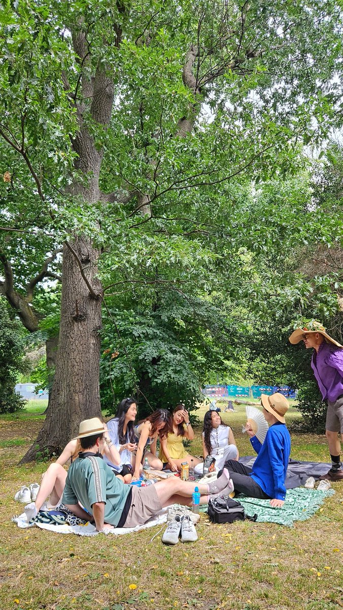 ลูกกอล์ฟเผย ลอนดอนช่วงนี้ร้อนจริงแต่ว่า วอนแฟนคลับ หยุดถาม ว่าแต่ "แต่ว่าแปลว่าอะไร" ลั่น เวลาได้ยินคนใต้ใช้วลี "แต่ว่า" ให้มองว่ามันเป็นเหมือน full stop แล้วจะไม่งง 

#สำนักข่าวไทยเลิฟ