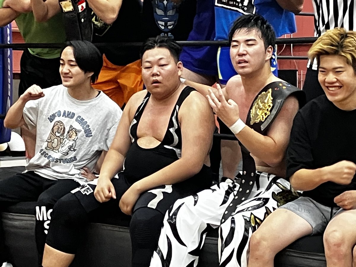 AtoC_042's tweet photo. 昨日は夢の島でプロレス２連戦
UWFは初観戦
目的は北浦和で知り合ったタカシ
入場シーンはアキラそっくり
今風にいえは「ジェネリック定アキラ」ってやつ（笑）
残念な結果だったけど楽しみました！
タカシ、お疲れ！

#UWF622自主興行
#おやなかせたかし
#定アキラ https://t.co/qgFG1Edkjv