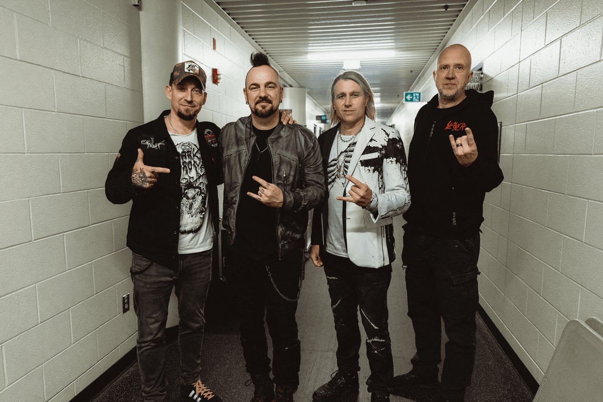 Can't believe we've only got one left with @Volbeat &amp; <a href="/WageWar/">Wage War</a>...HERE WE FUCKING GO!! 😝🤘

📷 <a href="/britt_bowman/">Britt Bowman</a>
