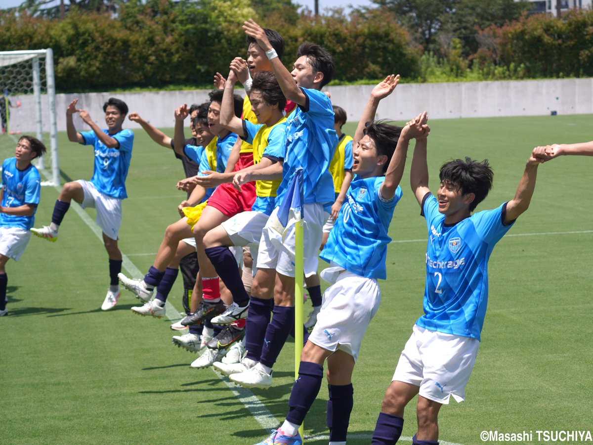 gekisaka's tweet photo. ポジティブな割り切りと戦力の底上げが広げるチームでやれることの幅。横浜FCユースは昌平にウノゼロで競り勝って今季初の連勝達成!

https://t.co/suFO2CFvRk

#ゲキサカ #高校サッカー #高円宮U18 #高円宮杯プレミアリーグ https://t.co/AdMX3ThXq5
