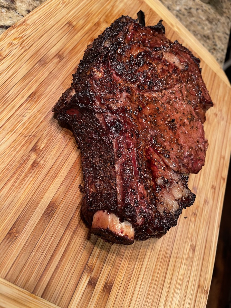 MelechThomas's tweet photo. We doing a steak-off??? https://t.co/fNSOf0c04F