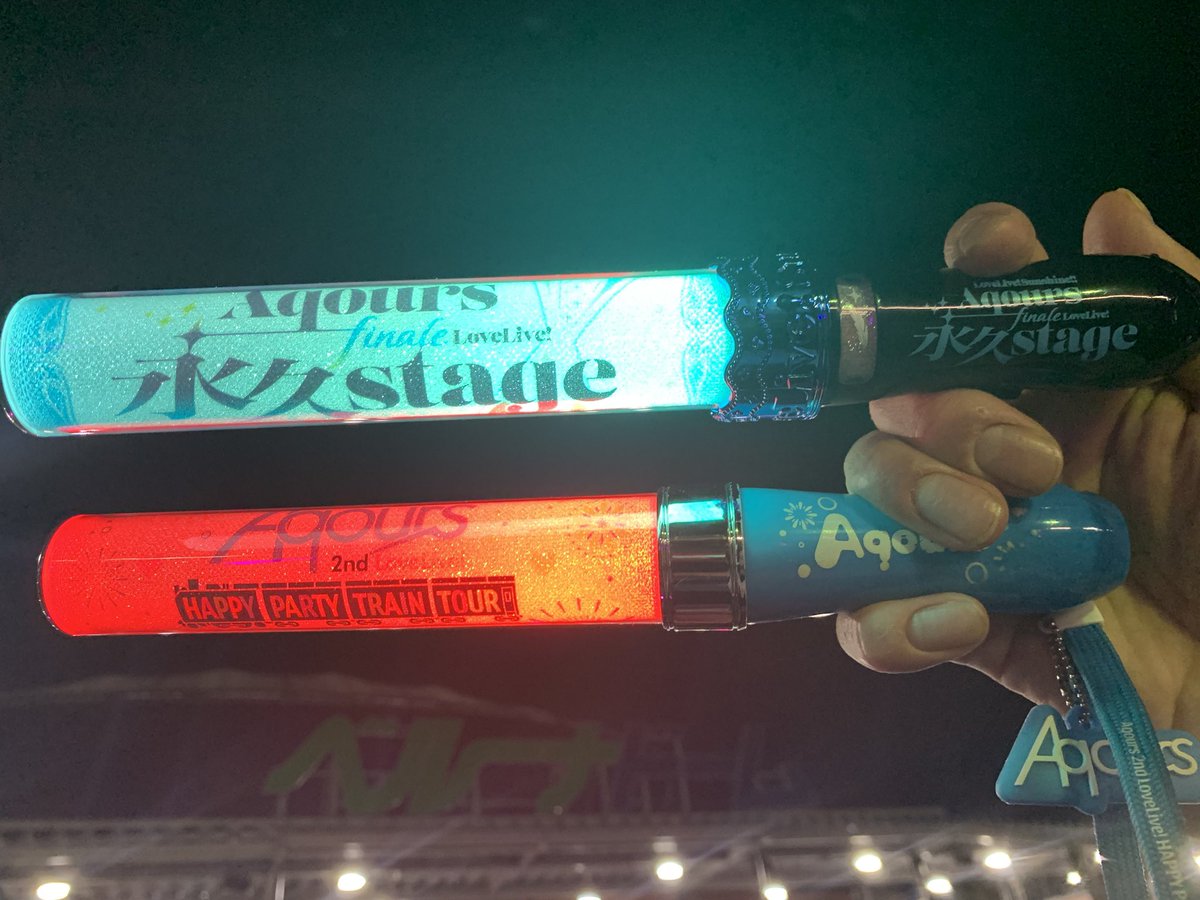 LL_Nonarin's tweet photo. 人生で初めて行ったライブがAqours2ndのメットライフドーム
本当に楽しい���イブで次もまた来たいと思い続けて、ナンバリングは全部参加してきて迎えたfinale
本当に最後なのかまだ実感がないけど、それはまた会えるって思ってるからだと思う
Aqours10年間ありがとう
また会おうね
#Aqours_finale_Day2 https://t.co/XWJkGAsDhi