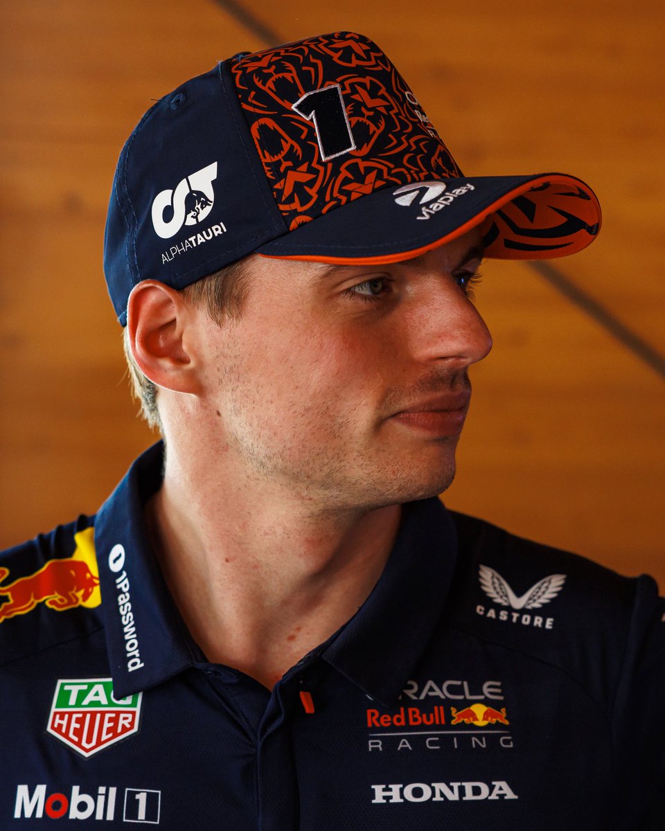 Orange fit 🦁 The 2025 Orange Lion Driver cap has landed.

Now available at Verstappen.com 🟠

#UnleashTheLion
