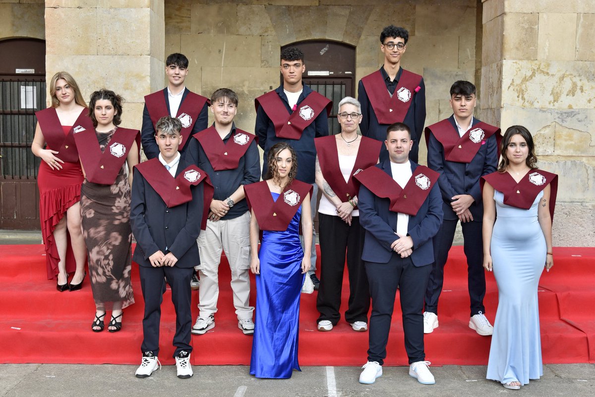 C. Maestro Ávila (@cmaestroavila) on Twitter photo Graduación 2024/2025
Bachillerato y Ciclo Formativo
Un año más vivimos la emotiva despedida de quienes concluyen su etapa en el Colegio Maestro Ávila. “En este rincón de Salamanca siempre tendréis un lugar al que volver”.
#SomosEducere
<a href="/FundEducere/">Fundación Educere</a> Graduación 2024/2025
Bachillerato y Ciclo Formativo
Un año más vivimos la emotiva despedida de quienes concluyen su etapa en el Colegio Maestro Ávila. “En este rincón de Salamanca siempre tendréis un lugar al que volver”.
#SomosEducere
<a href="/FundEducere/">Fundación Educere</a>