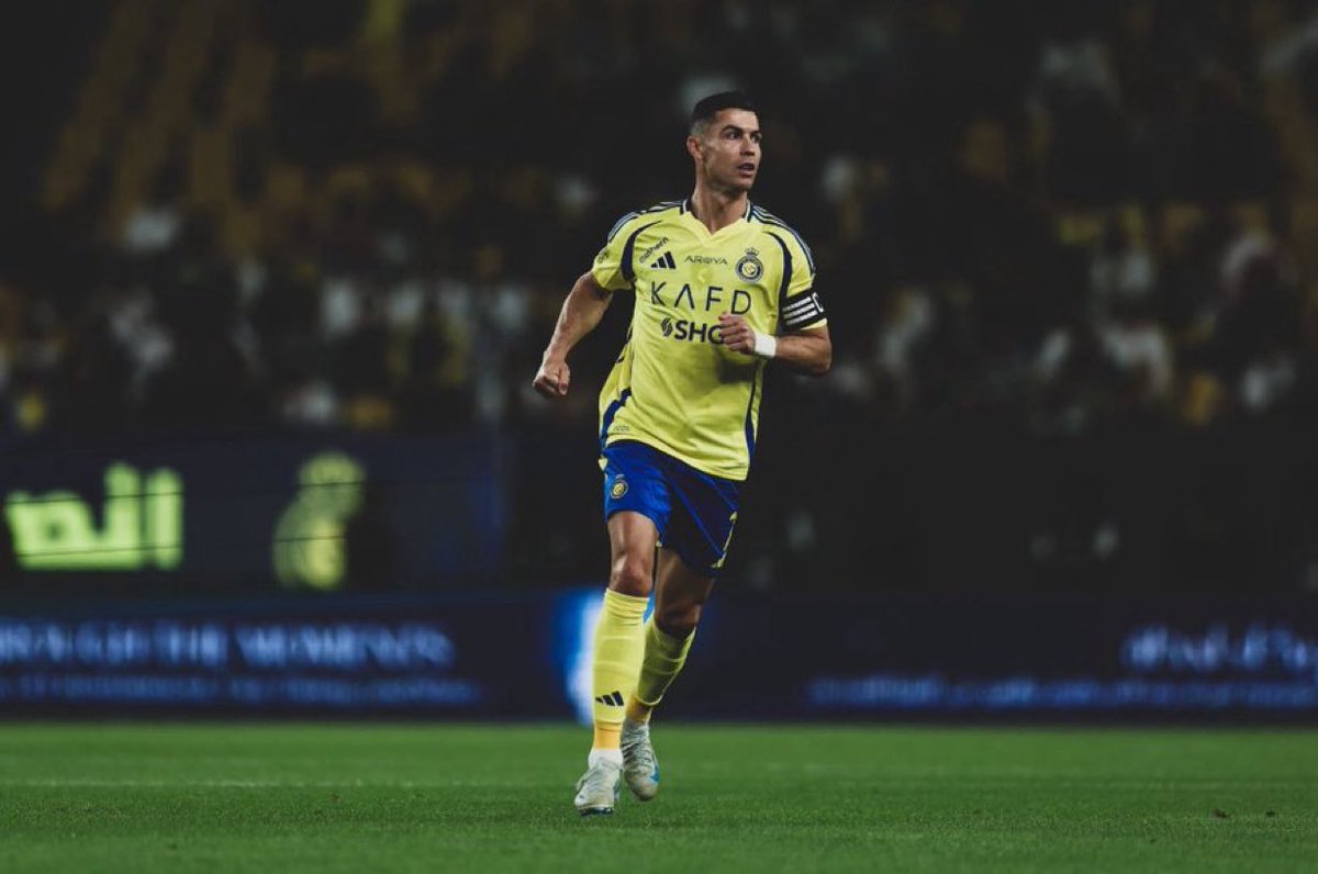 Cr7Timeline's tweet image. 🚨 @ariyadhiah 🚨 

Cristiano Ronaldo will decide whether to sign a one-year extension with Al Nassr or retire from football following the 2026 World Cup.