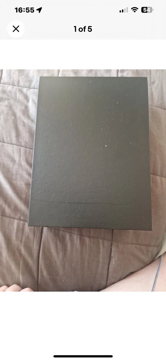 Authenticautogr's tweet photo. Signed Bryan Robson book, comes in a protected case.

£100 of best offer. https://t.co/0JeYDo1Pwv