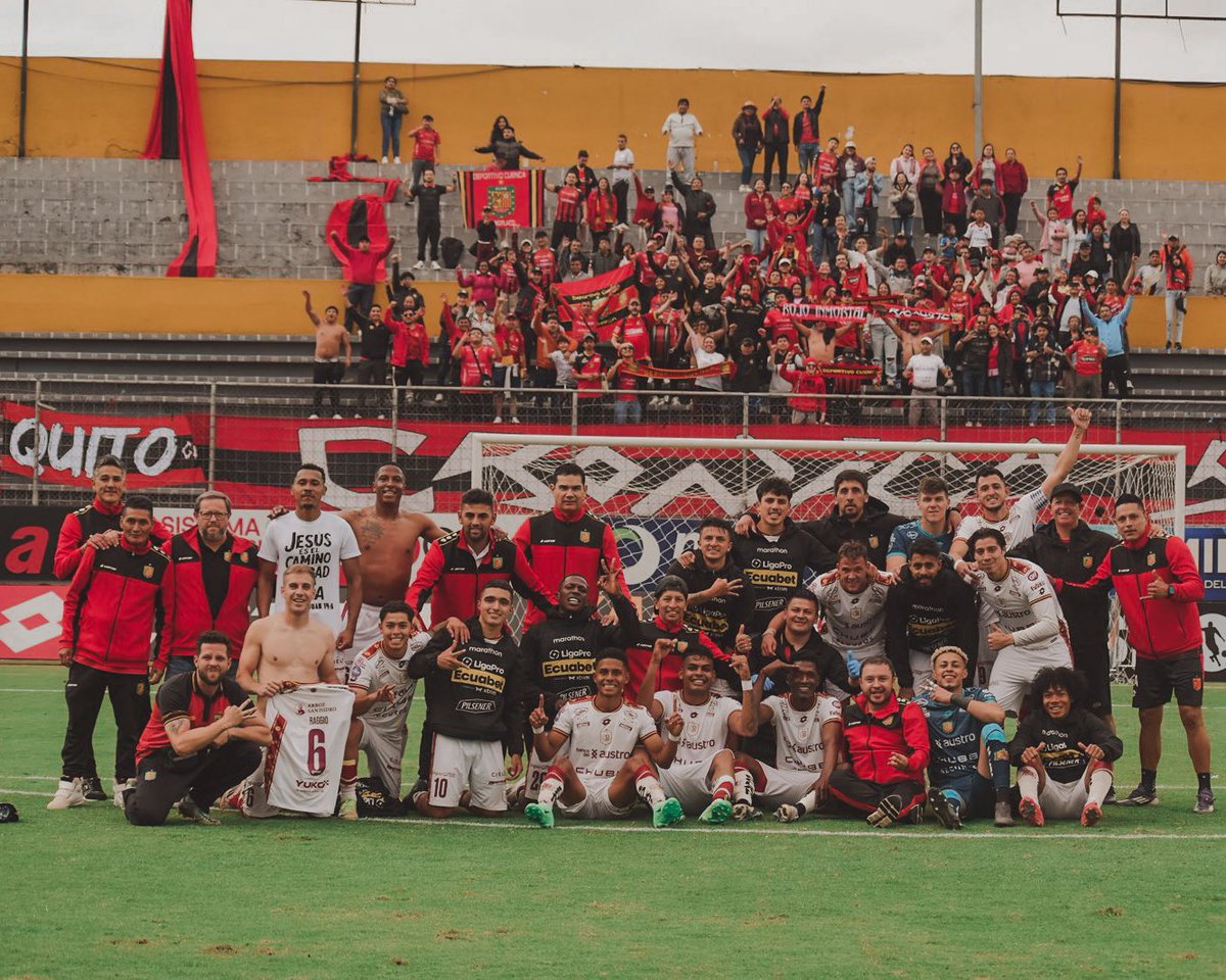 andresmunoza's tweet image. En el Cuenca se ilusionan. ¿Por qué no? Se han ganado el derecho.

Talvez uno de los más bajos presupuestos del torneo hoy se codea con los más pintados. Un plantel corto pero que entró en estado de gracia y está imparable. Beto Araujo conducción.

El tiempo lo dirá…