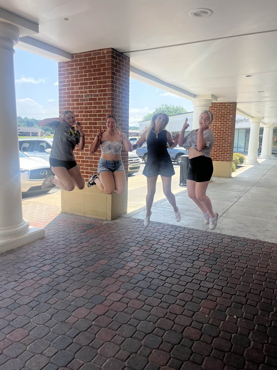 #ScenicCityShowcase was a blast! We really grew as a team this week with 7 games in 3 days. We even had time for some great team building with a team breakfast, scavenger hunt and corn hole tournament! What a fun group of ballers!