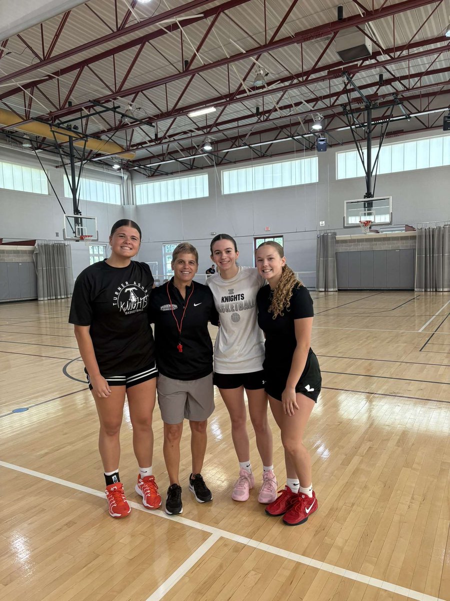 After a great Elite Camp, I am blessed to receive an offer from Bridgewater College. <a href="/CoachFlamini/">Stephanie Flamini 🏀🦅🍁🍂</a>