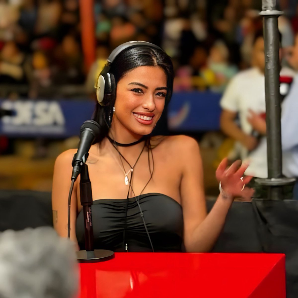 LUZ GANADORA
LUZ AL 9009

#GranHermano