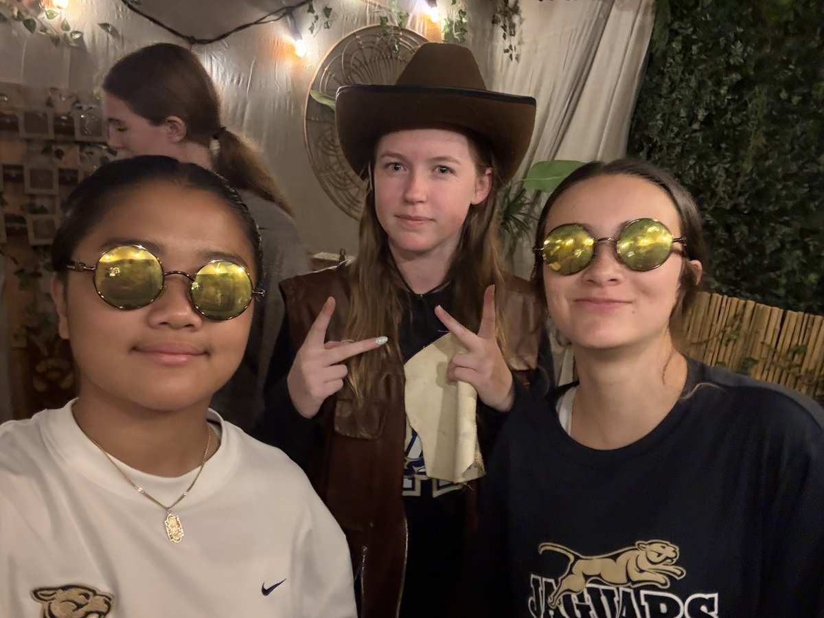 AHN Varsity Basketball tweet media