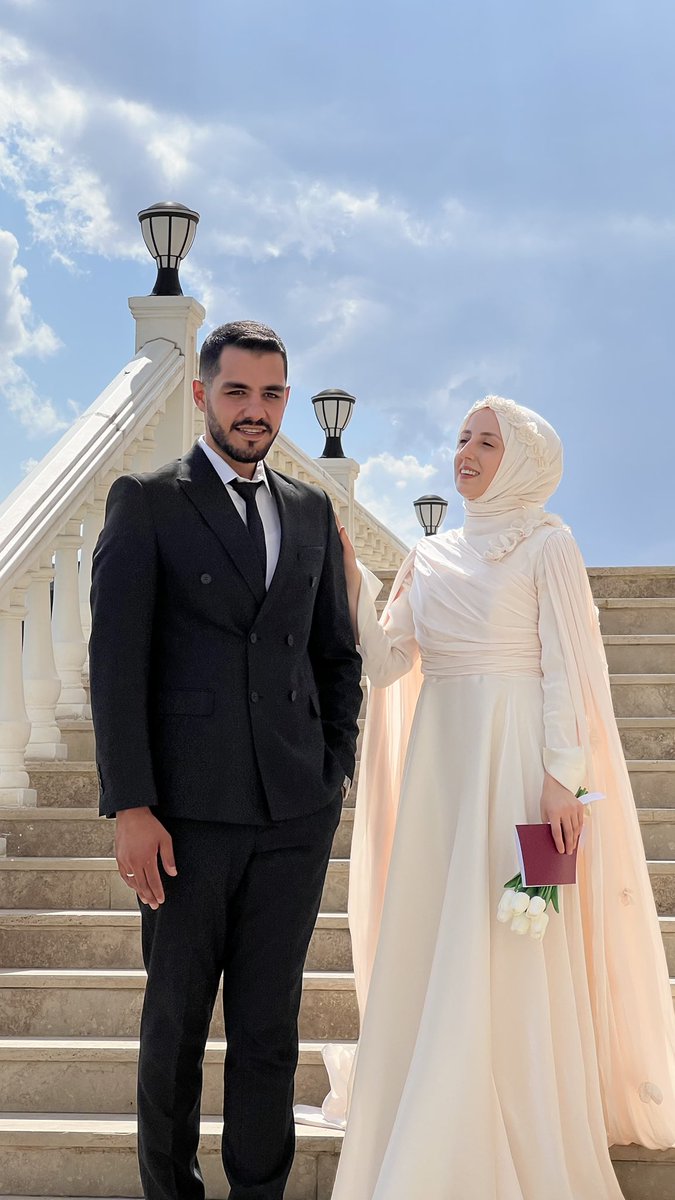 benim yolum iyi ki sana düşmüş, 
iyi ki seninle kesişmiş yollarımız.