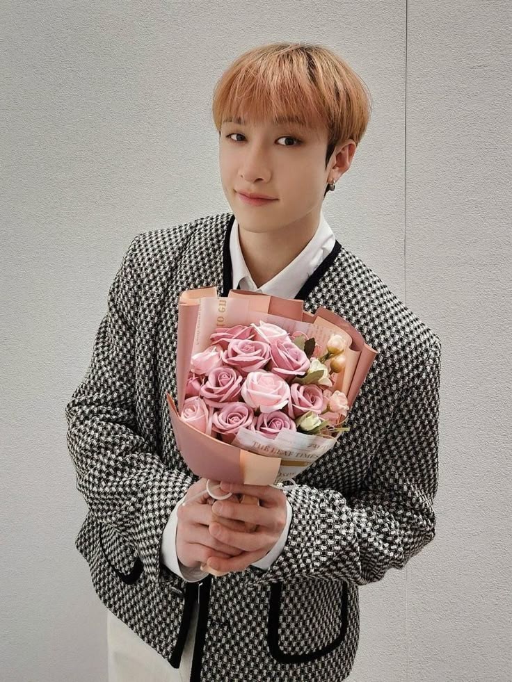 Acervodeplots's tweet photo. a #jeongchan mini au | Comunicação difícil 🤔

Onde Christopher tenta entender a forma como seu filho adolescente fala, mas às vezes é muito difícil a comunicação entre as duas gerações

#skz #skzau #straykids #seungin #paiefilho #crackau

Baseado em um video que vi no Tiktok https://t.co/7l1hcfHDWJ