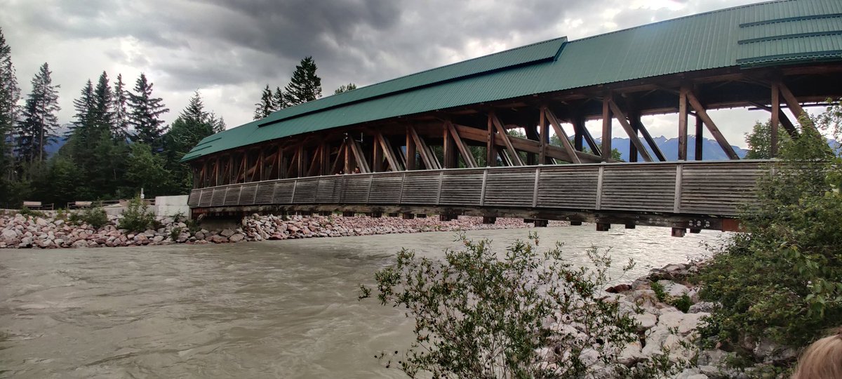 .<a href="/LMargenau_TCS/">Lindsay Margenau</a> I finally made it out to beautiful #Golden. #GoldenRules indeed.  <a href="/TourismGolden/">Tourism Golden</a> #WisdomToothPeak