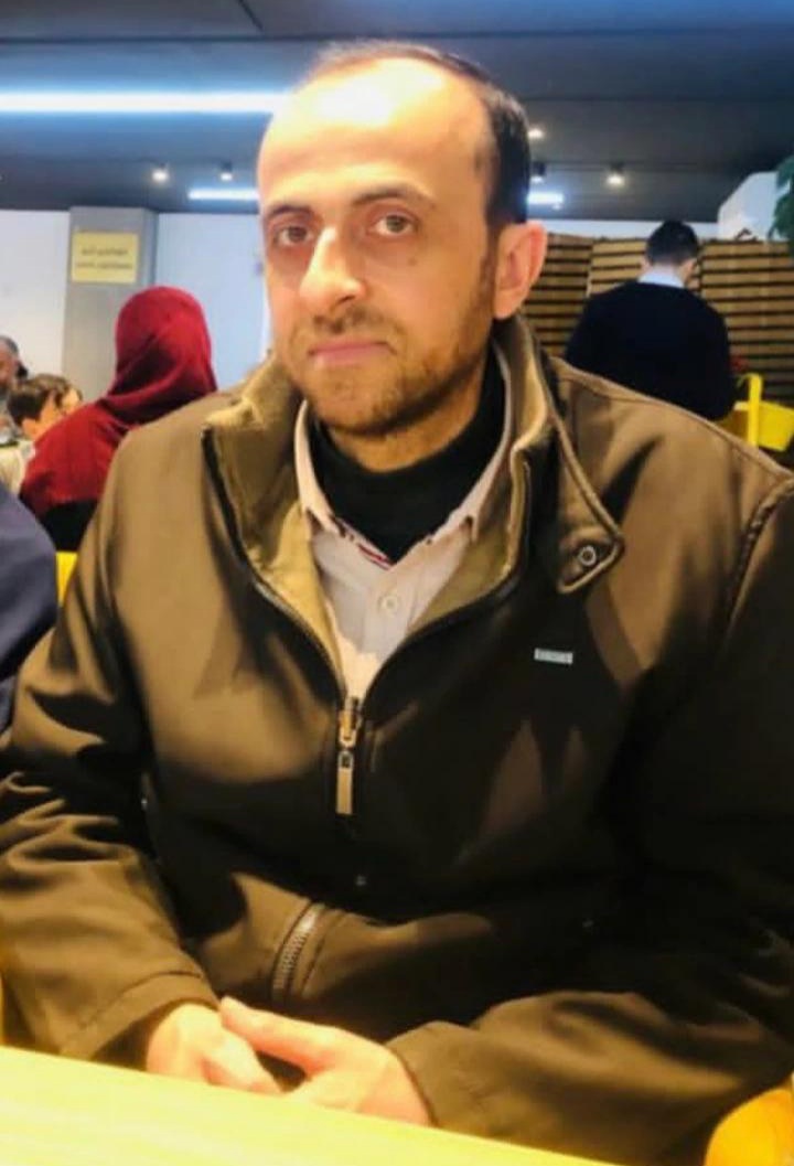 a8yiaa3's tweet photo. ما توقعت يجي يوم ما رح اشوفكم فيه أو ما اسمع صوتكم وحسكم ما توقعت والله الحياة اخذتكم منا بدري والله مش كنا مبسوطين ومرتاحين بوجودكم يلي كان أمان وسند لنا بهالدُنيا القاسية الصعبة أنتو بقلبي دايمًا يا غالييين الله يصبرني ع فراقكم حرقتوا قلبي والله😭💔 https://t.co/5ed45sn7sC