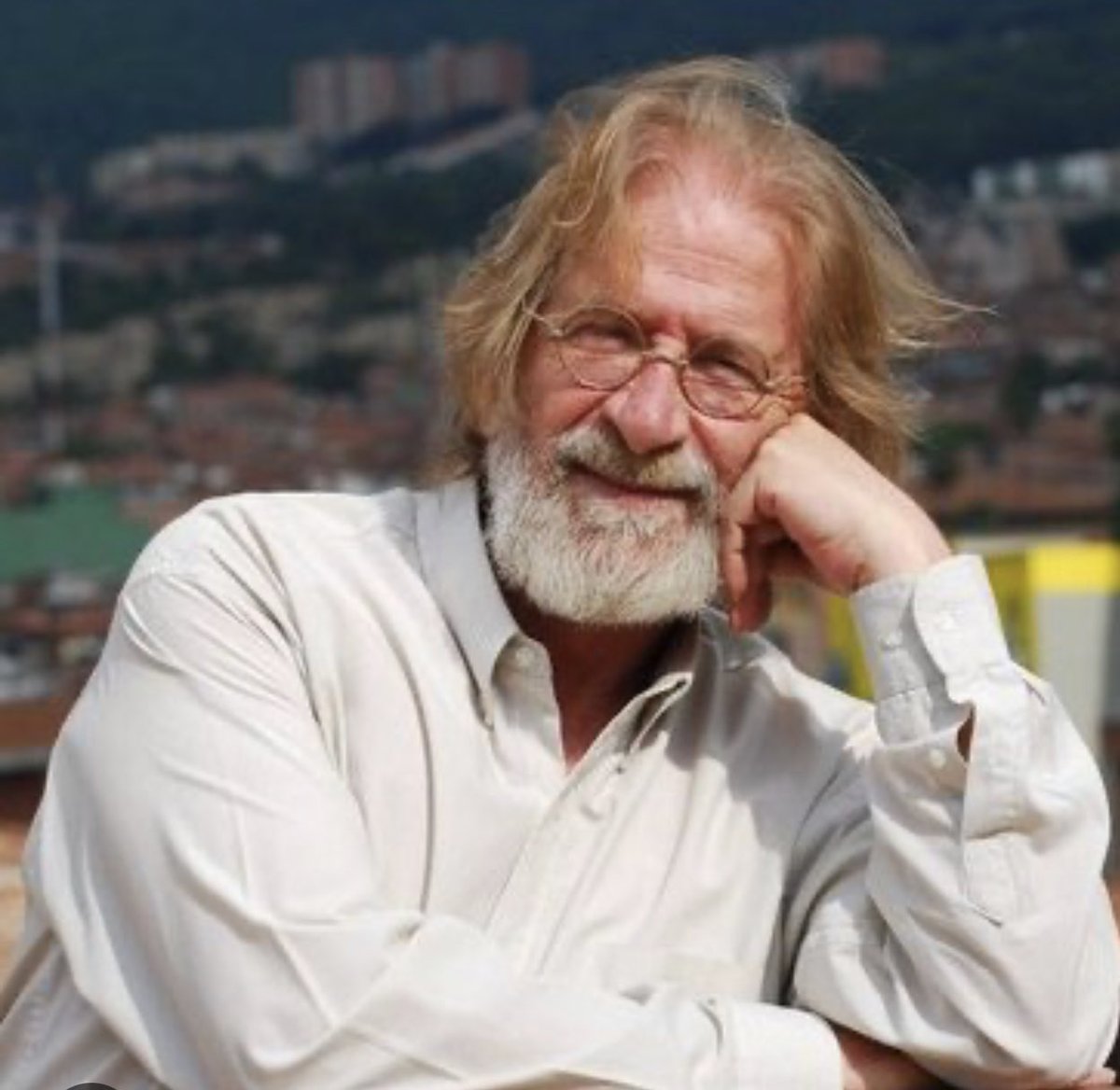 Jorge Gómez Gallego (@jorgegomezg_) on Twitter photo Hace 11 años nos dejó Rodrigo Saldarriaga. Dejó sólido legado en <a href="/Pequeno_TeatroM/">Pequeño Teatro</a> y en la mente y los corazones de quienes compartimos sus luchas por ¡Que falta está haciendo en esta Babel! <a href="/luispelaezj/">Luis PELÁEZ</a> <a href="/JERobledo/">Jorge Enrique Robledo</a> <a href="/gustavotrianasu/">Gustavo Triana</a> <a href="/alercilo/">Alejandro Arcila Jiménez</a> Hace 11 años nos dejó Rodrigo Saldarriaga. Dejó sólido legado en <a href="/Pequeno_TeatroM/">Pequeño Teatro</a> y en la mente y los corazones de quienes compartimos sus luchas por ¡Que falta está haciendo en esta Babel! <a href="/luispelaezj/">Luis PELÁEZ</a> <a href="/JERobledo/">Jorge Enrique Robledo</a> <a href="/gustavotrianasu/">Gustavo Triana</a> <a href="/alercilo/">Alejandro Arcila Jiménez</a>